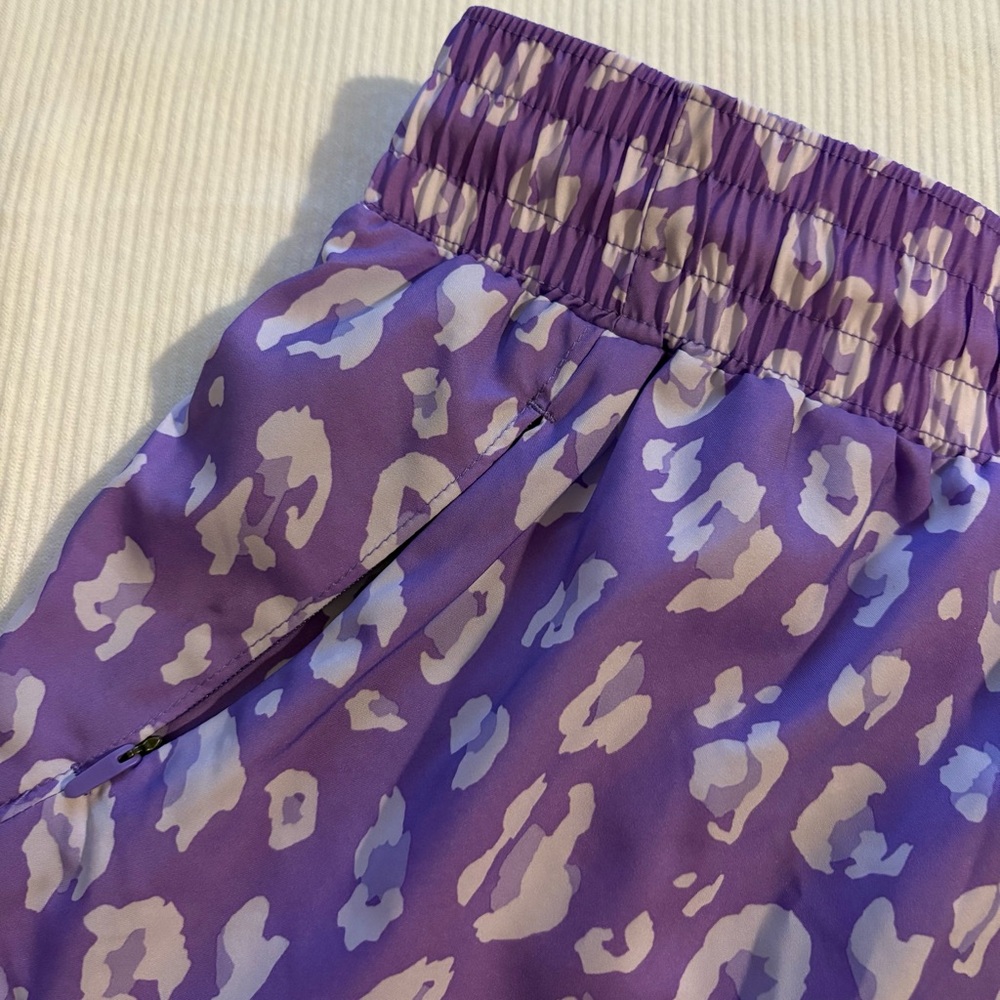 All in Motion Mid-Rise Run Shorts Purple Leopard Zip Pocket Lined - Picture 3 of 8
